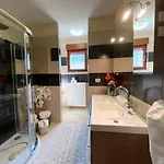 Domenica Villa *