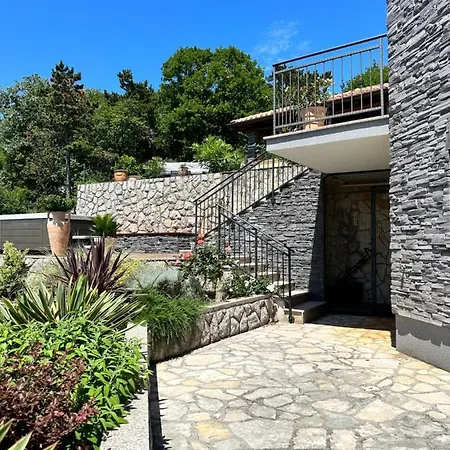 Domenica Villa *